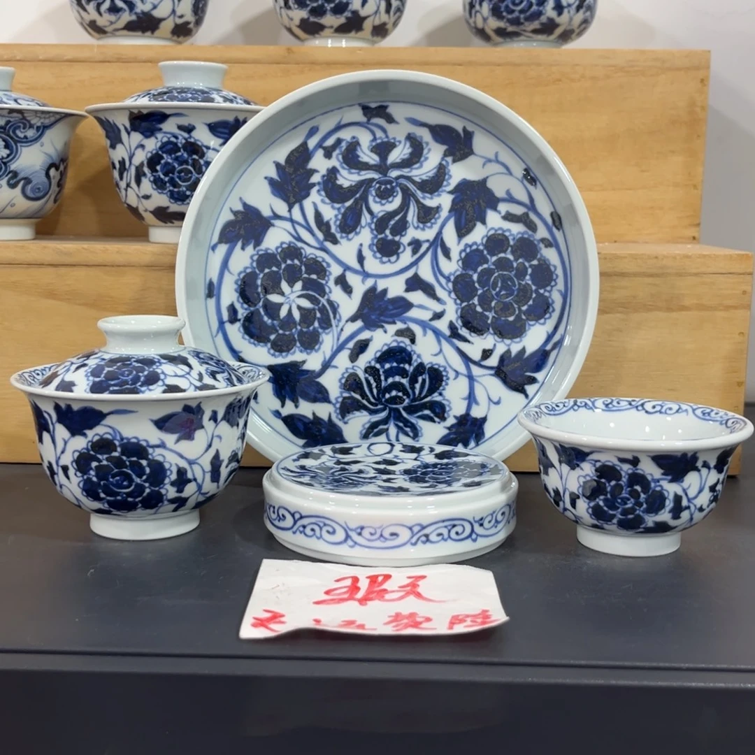 青花仿元四相牡丹