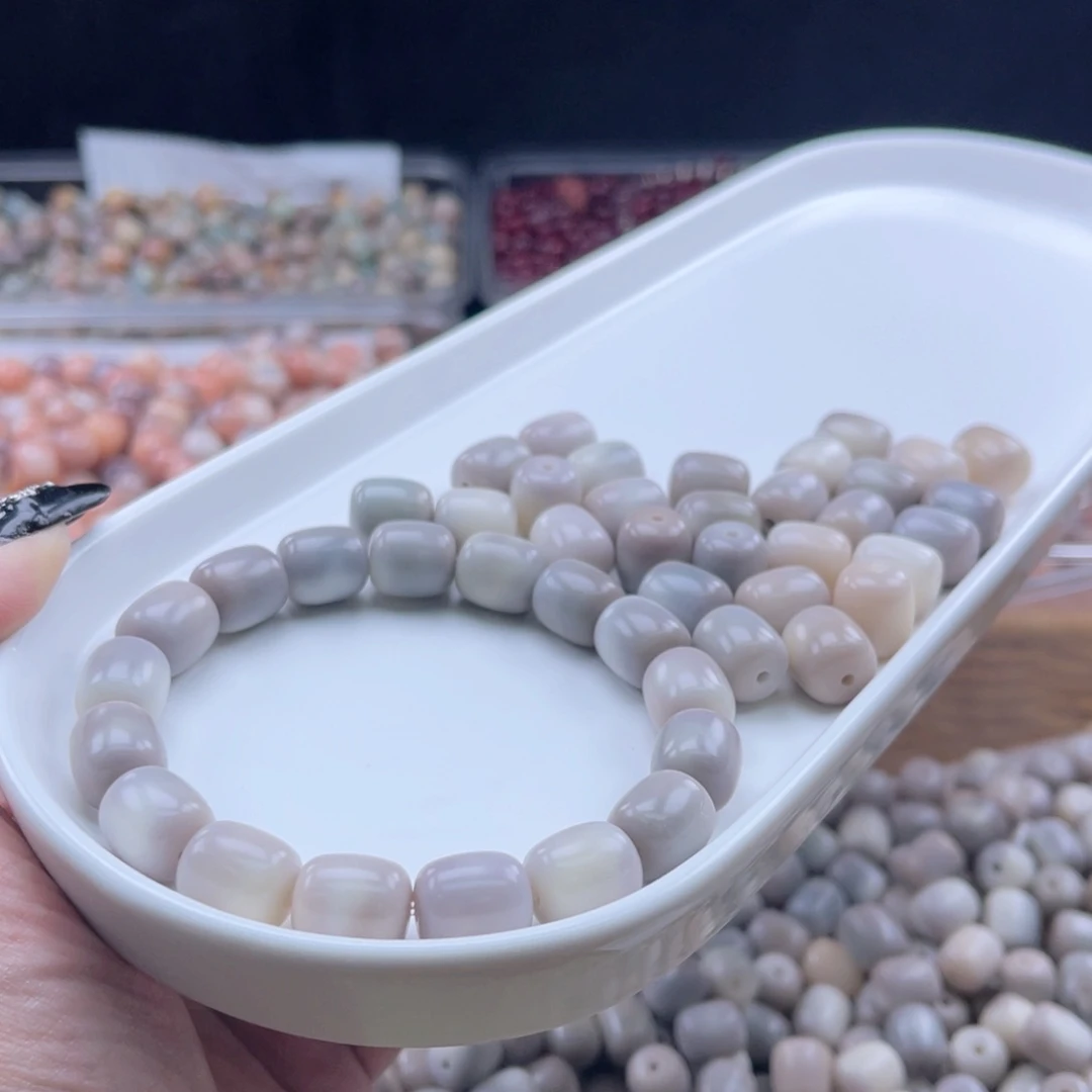 白玉菩提吊坠a13mm22颗。芋泥年糕 干磨