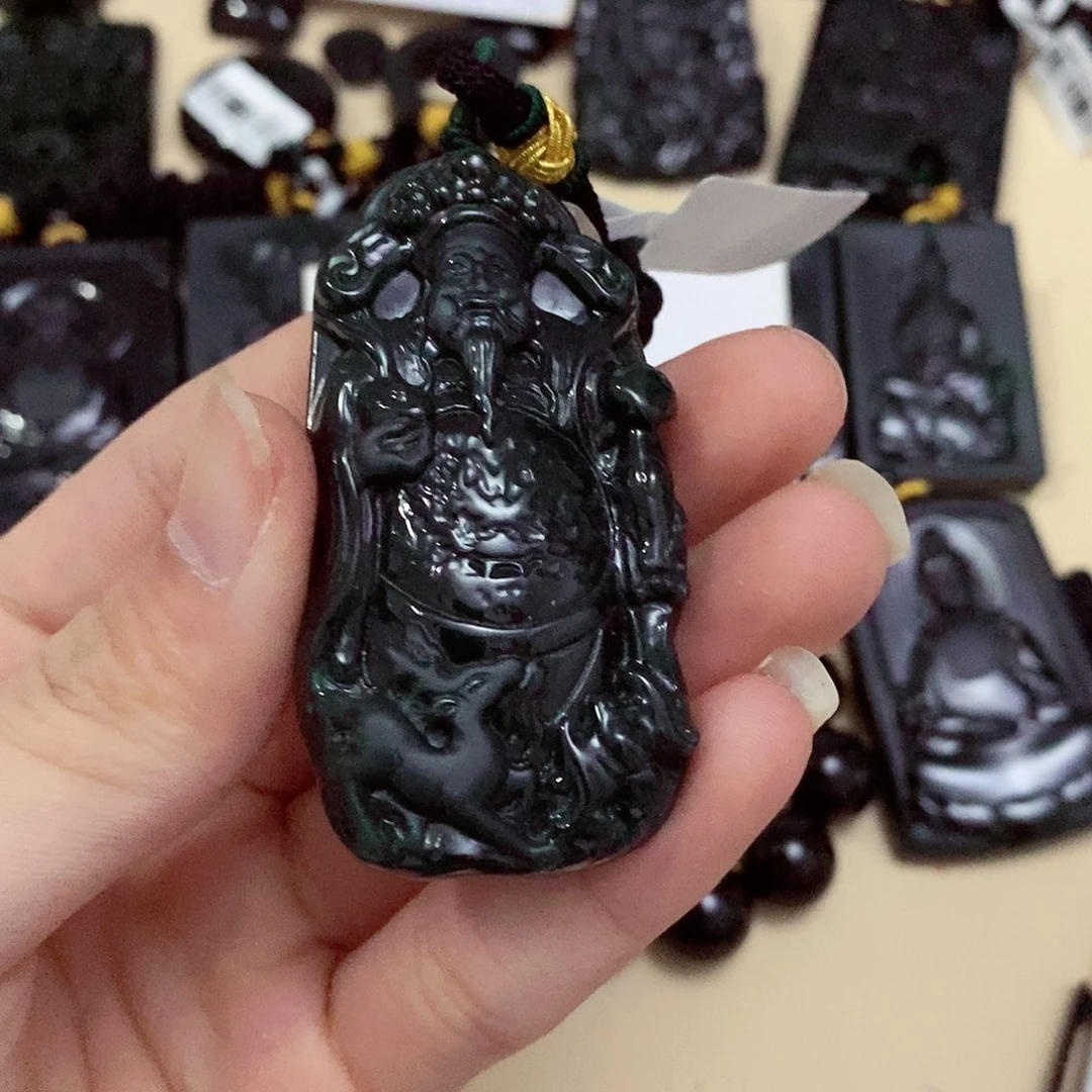 翡翠挂件未镶嵌翡翠