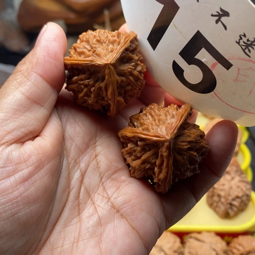 把件文玩核桃38盘山三棱