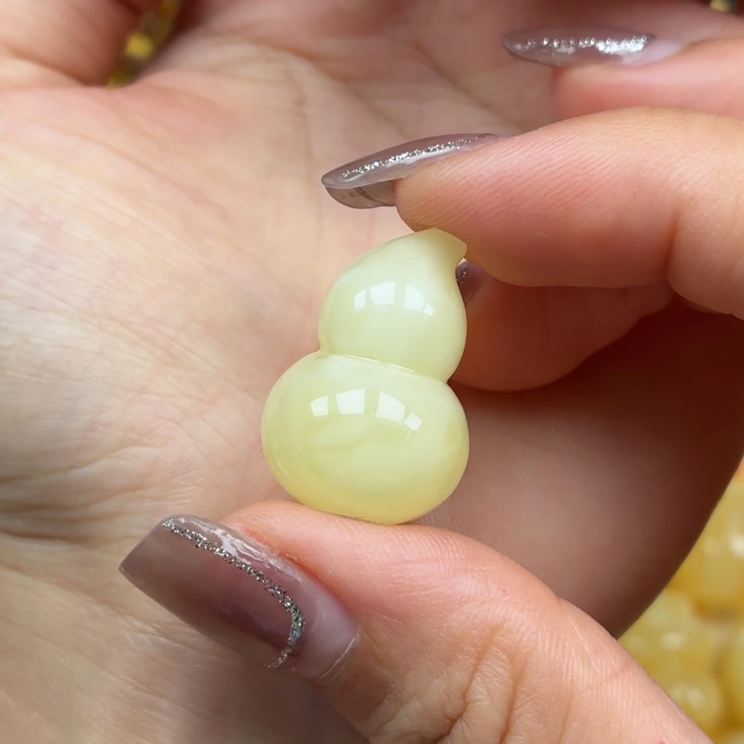 琥珀未镶嵌裸石蜜蜡