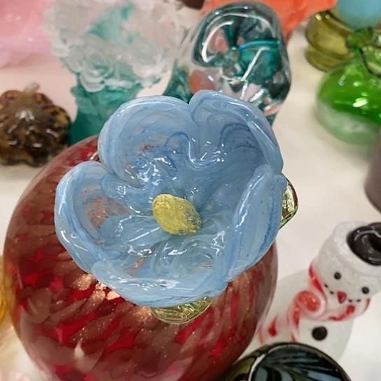 琉璃花瓶高45厘米宽9厘米