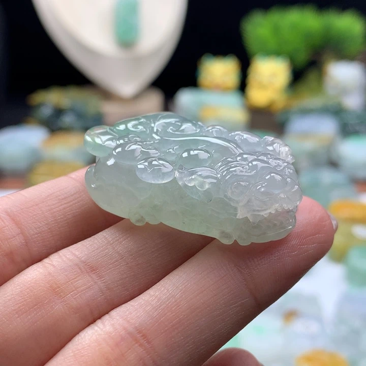 翡翠未镶嵌颈饰貔貅26