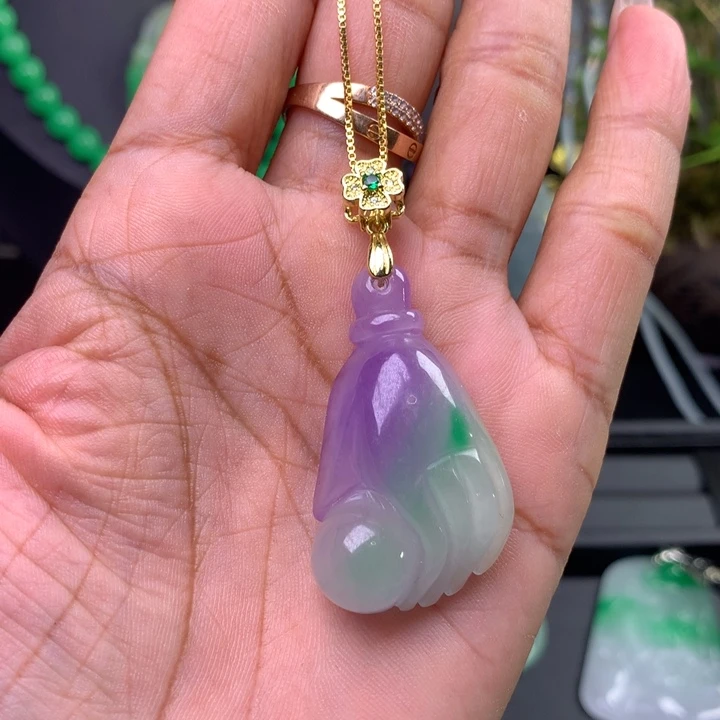 翡翠未镶嵌吊坠(赠链)