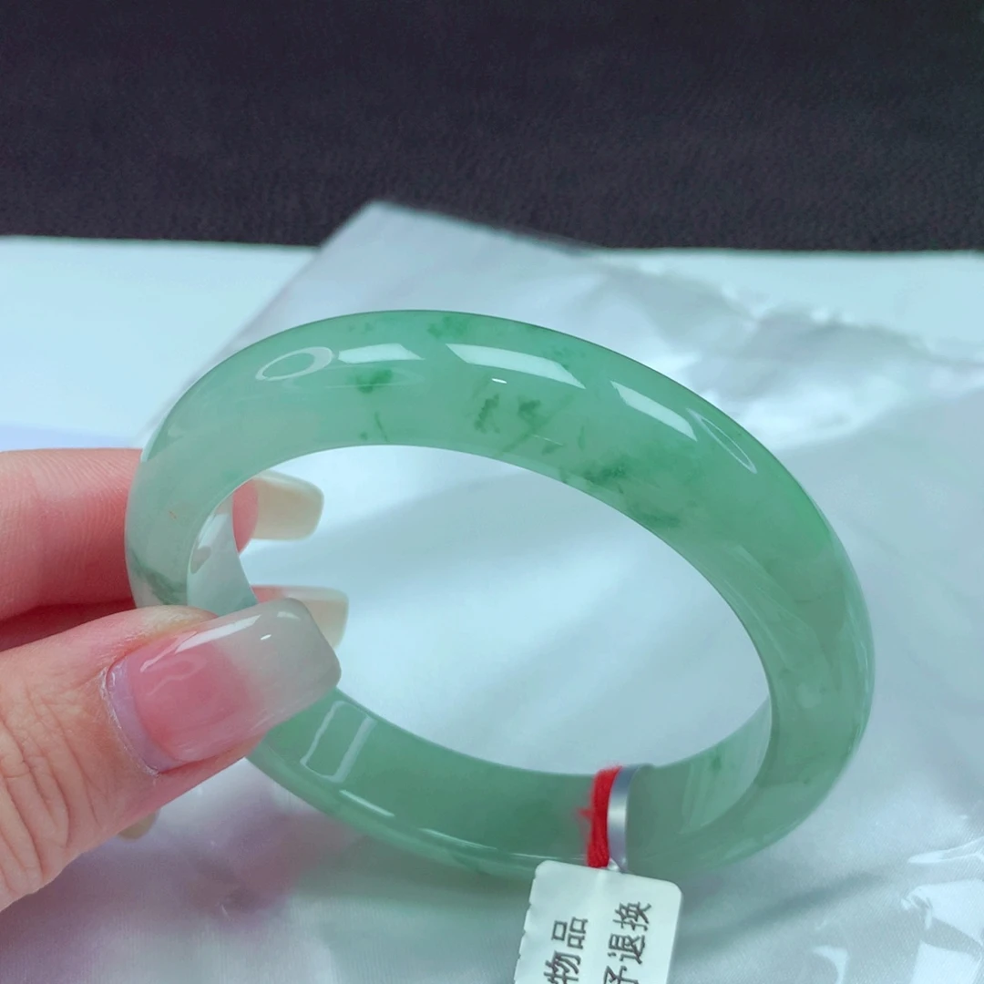 未镶嵌手镯翡翠手镯