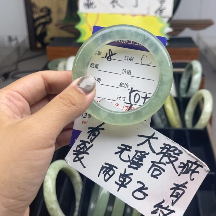 未镶嵌蛇纹石玉手镯