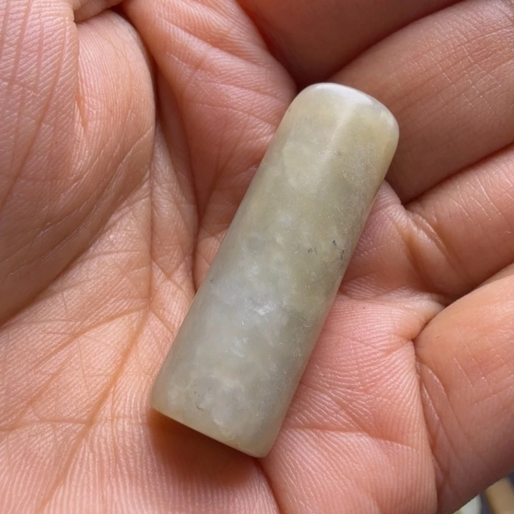 盛***行和田玉（糖玉）未镶嵌珠宝半成品