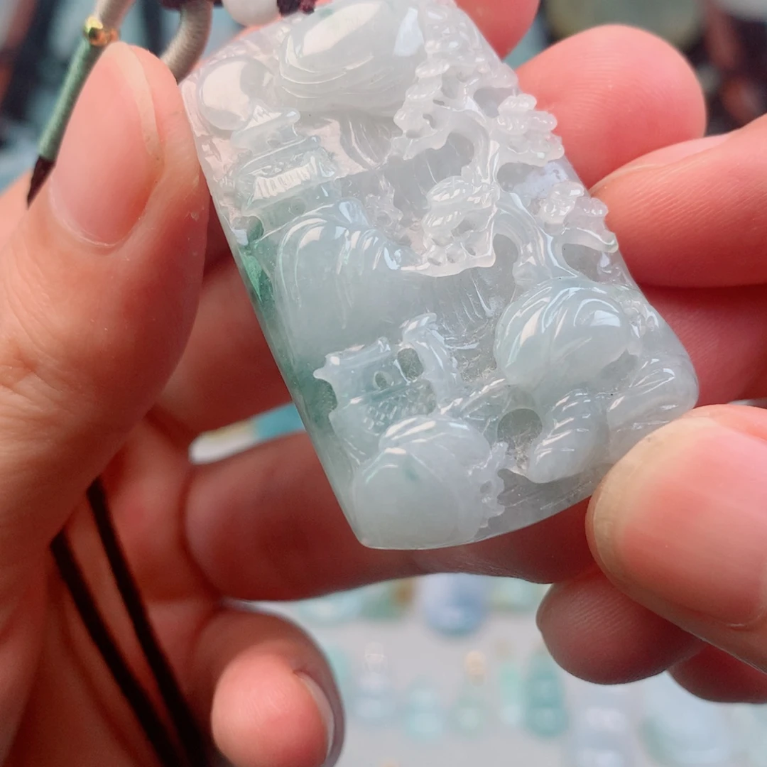 翡翠未镶嵌颈饰冰胶精工山水