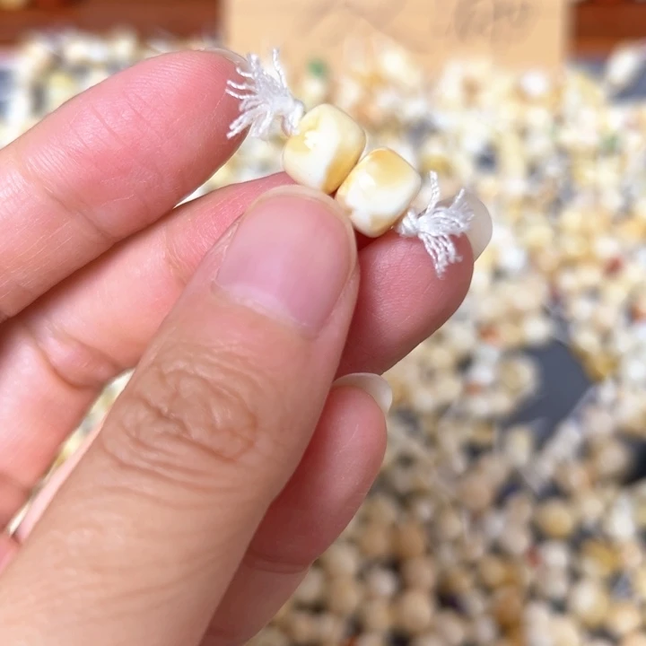 裸石蜜蜡未镶嵌8.6mm一对