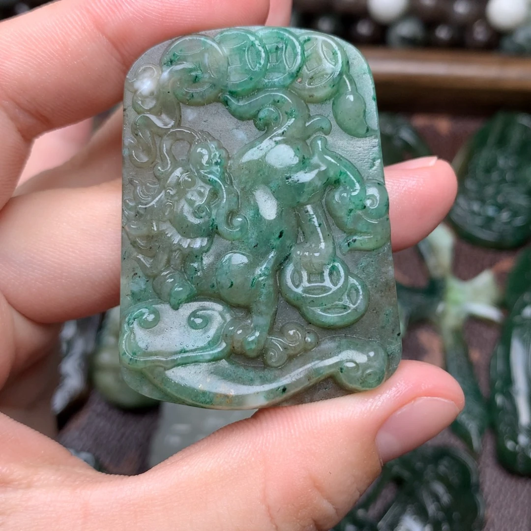 未镶嵌独山玉颈饰