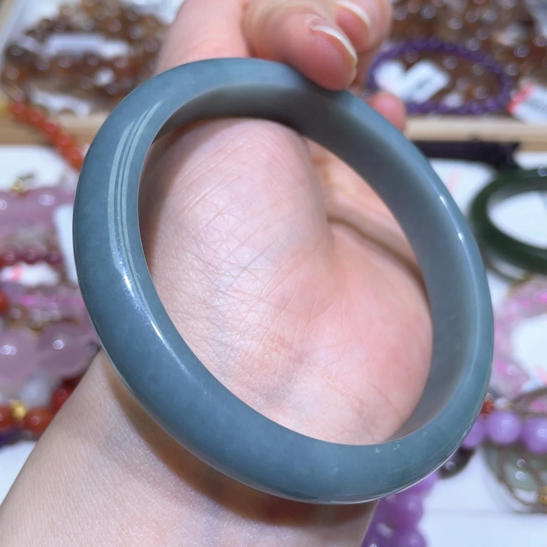 翡翠手镯未镶嵌手镯61.9