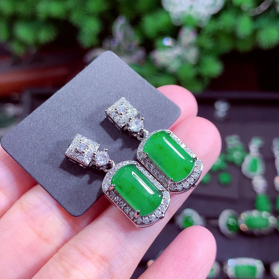 颈饰未镶嵌翡翠天然