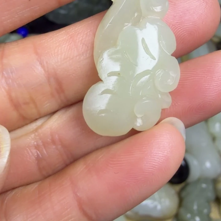 和田玉（糖玉）未镶嵌颈饰