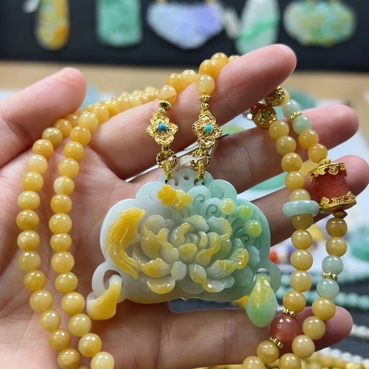 颈饰未镶嵌翡翠吊坠