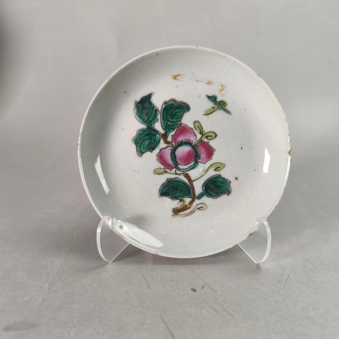 N011民国粉彩花卉纹小碟  直径13.3cm