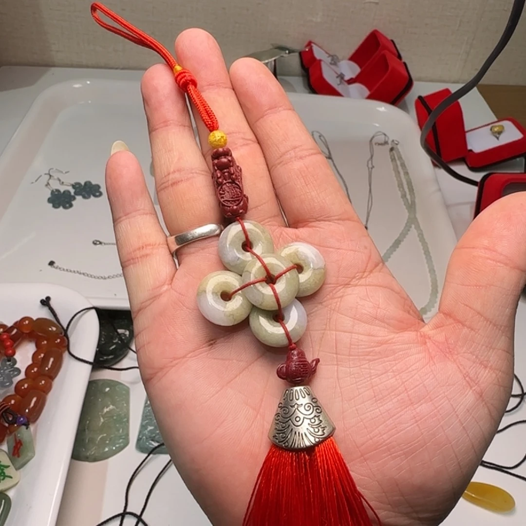 翡翠未镶嵌颈饰平安扣