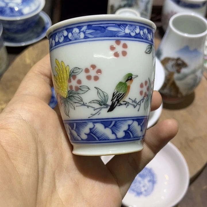 出***喜陶瓷艺术品的制作