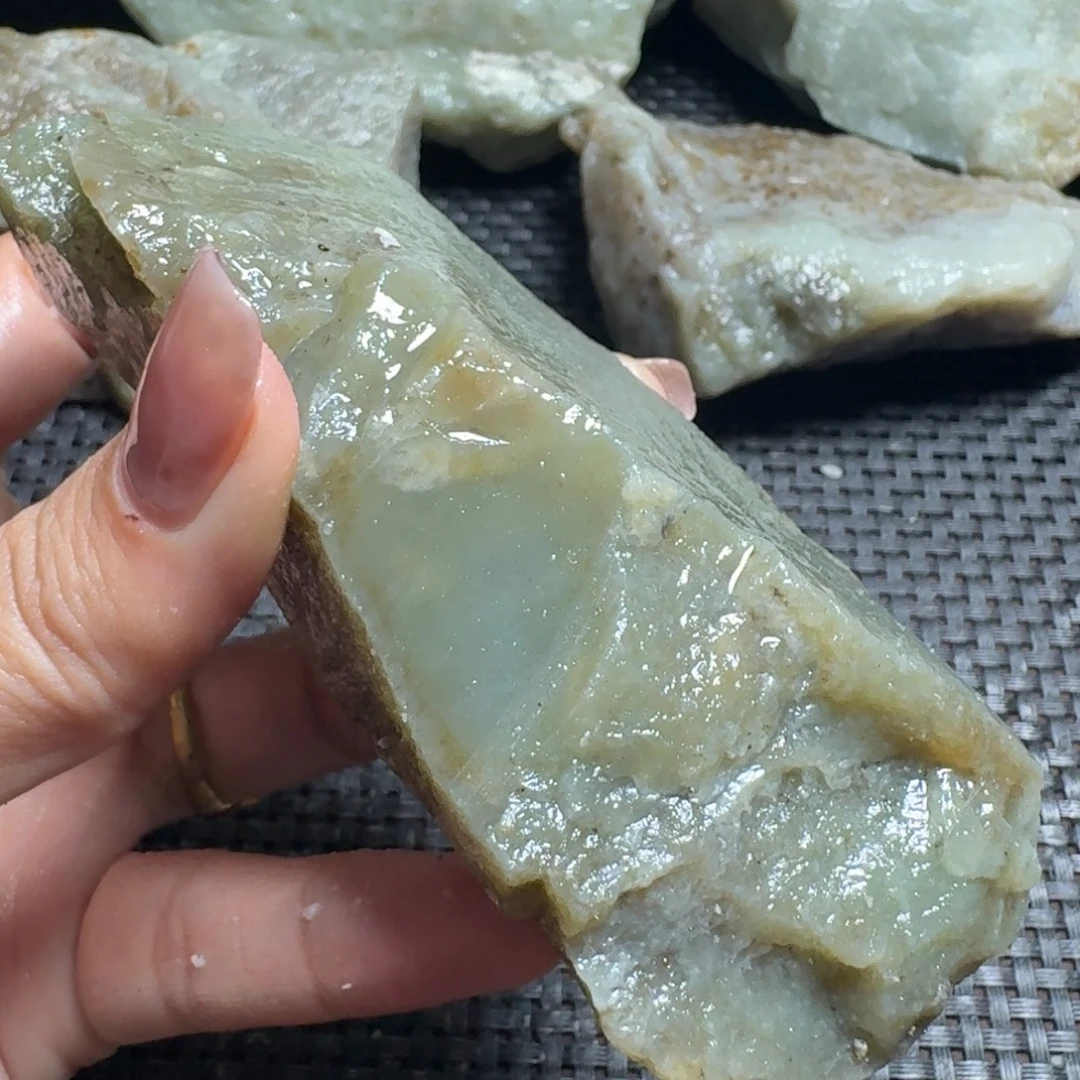和田玉（糖玉）未镶嵌颈饰