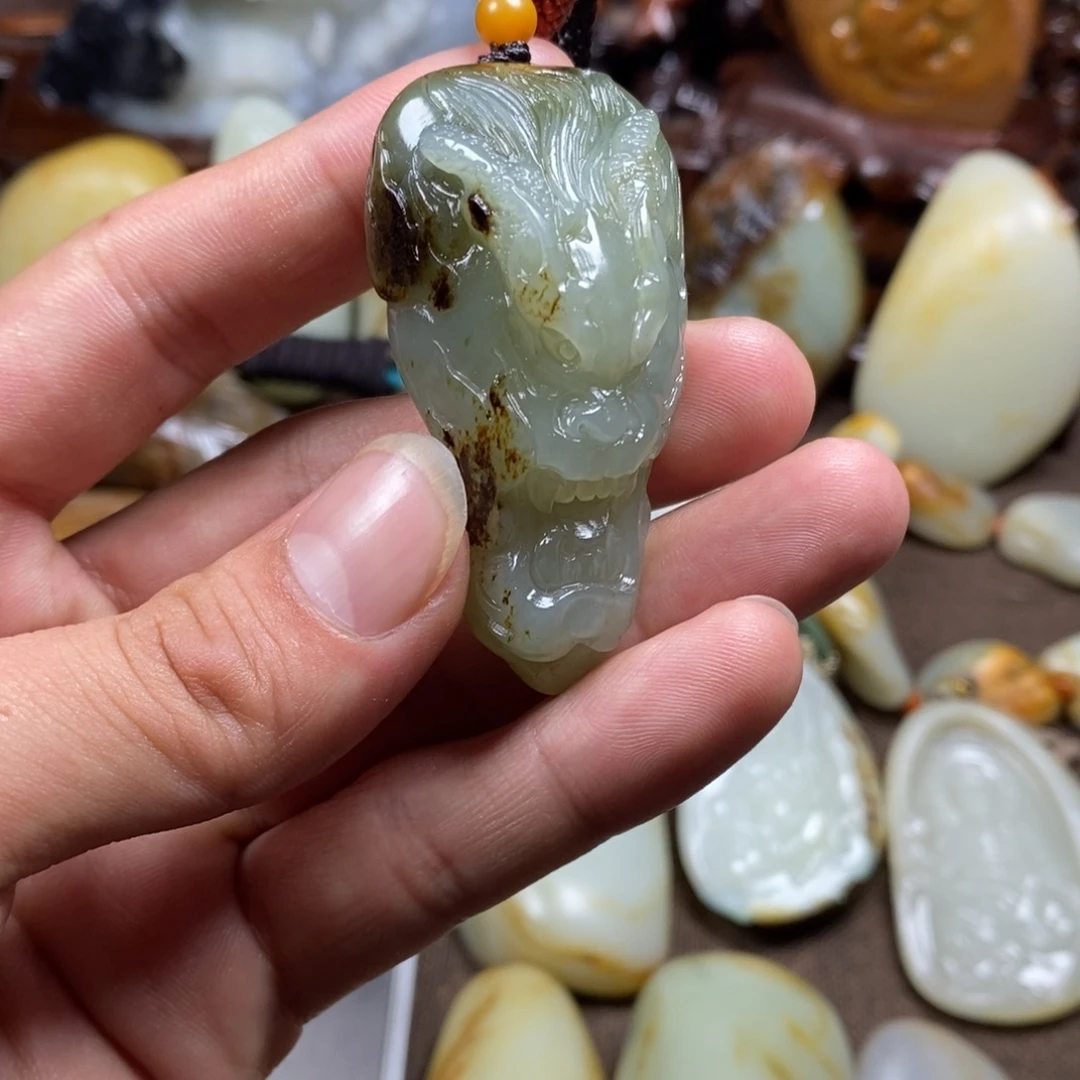 和田玉未镶嵌把件