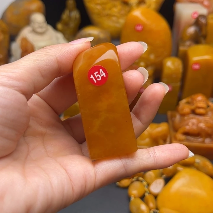 寿山石印石欣****思题材：工艺品