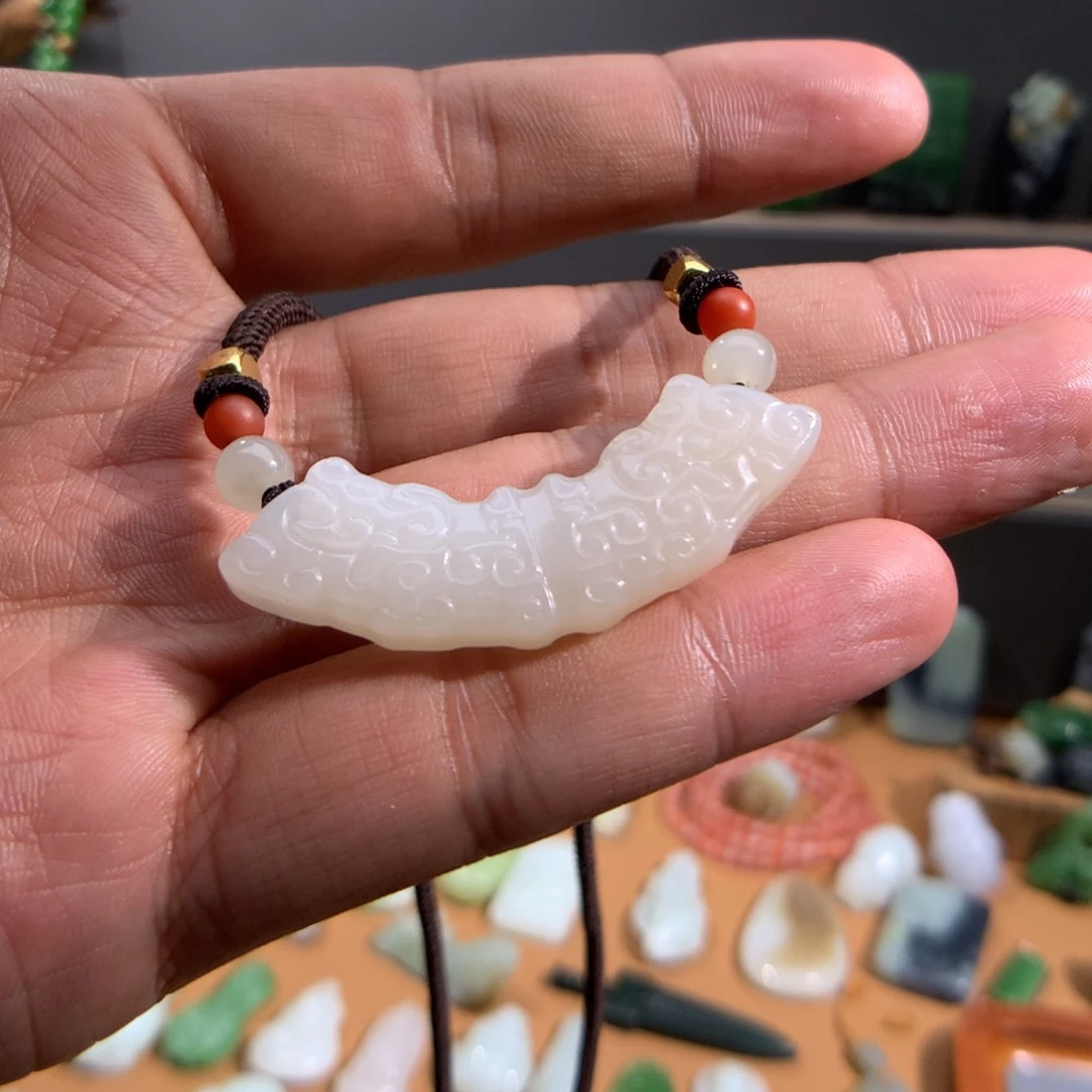 和田玉颈饰未镶嵌