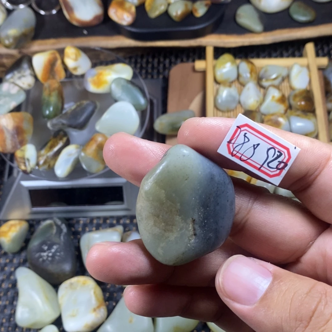 和田玉（糖玉）未镶嵌挂件