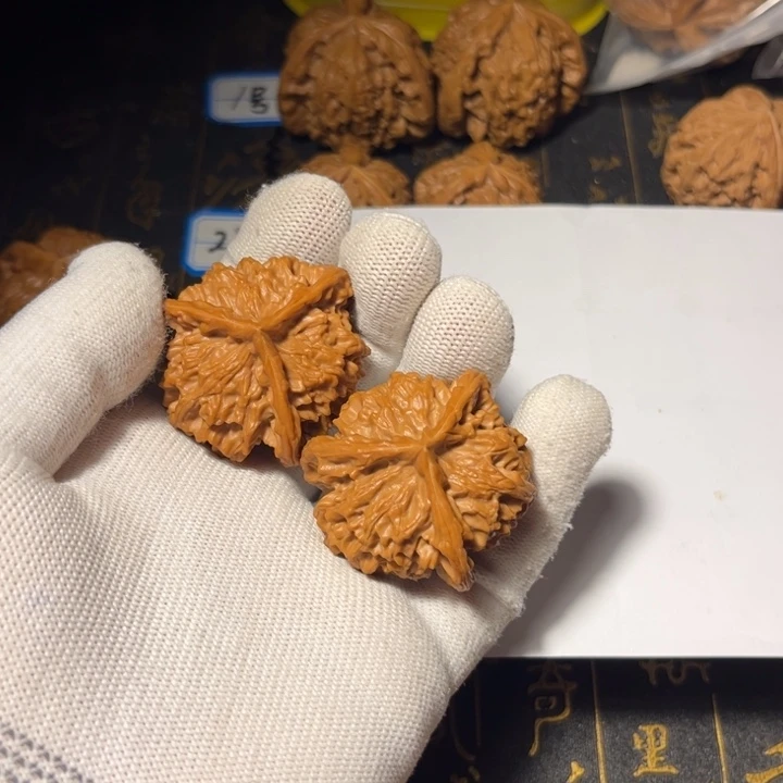 文玩核桃吊坠菜***?盘山三棱色差不退不换