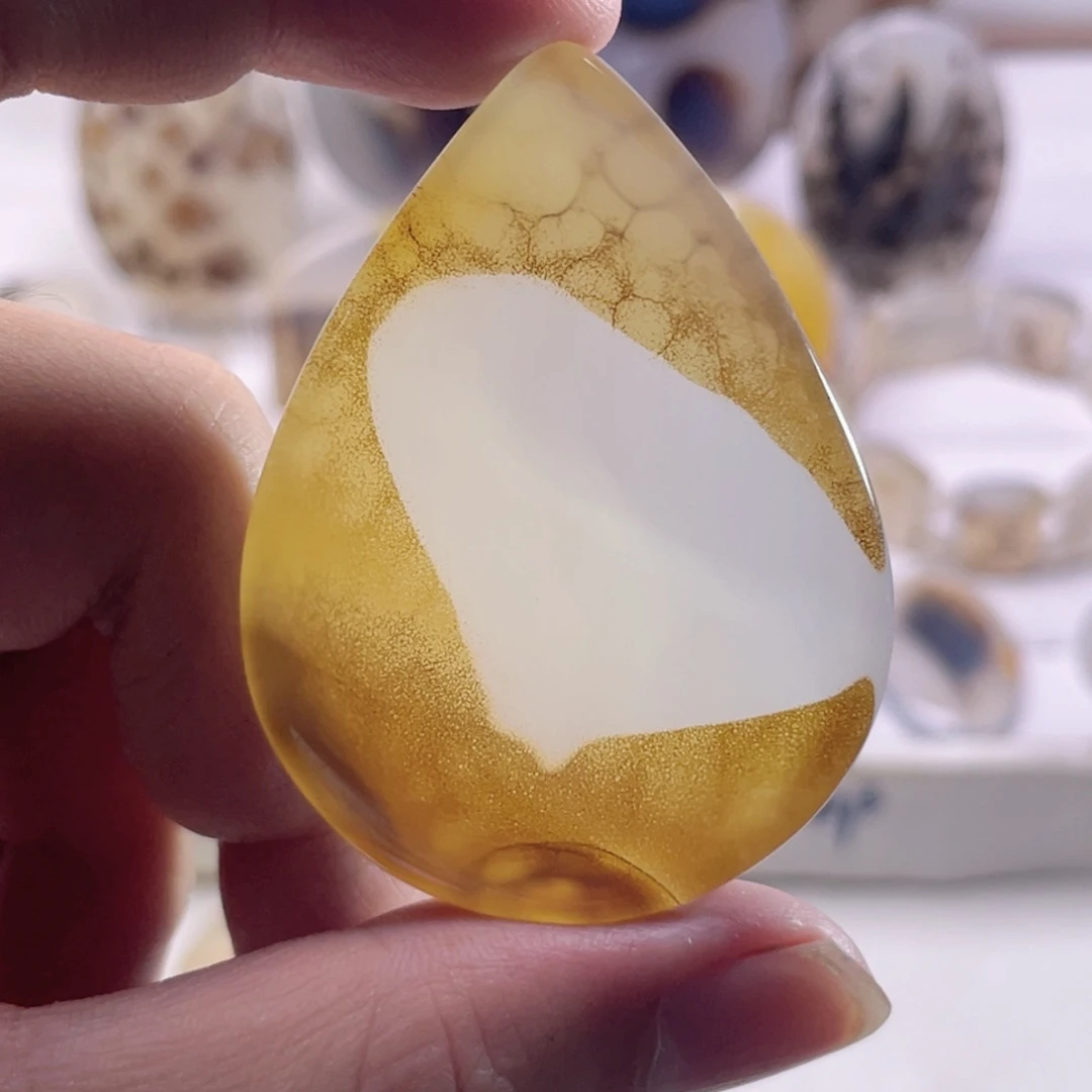 玛瑙/玉髓未镶嵌珠宝奇石
