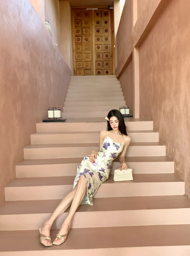 金南一  桑蚕丝绸缎鸢尾花吊带连衣裙