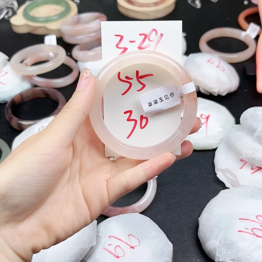 未镶嵌手镯石英质玉3.29