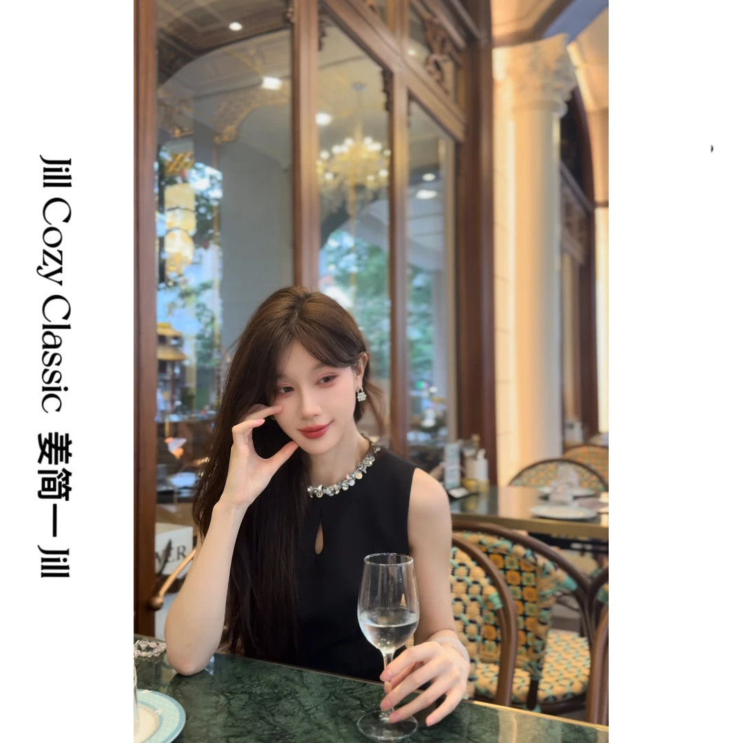 【姜简一JILL】买手店高级感轻奢优雅2025夏季镂空A字无袖连衣裙805