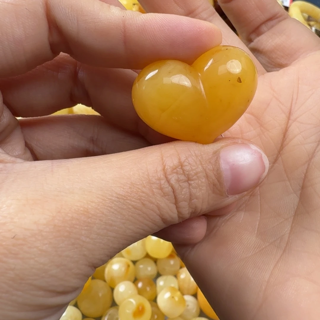 琥珀未镶嵌珠宝奇石