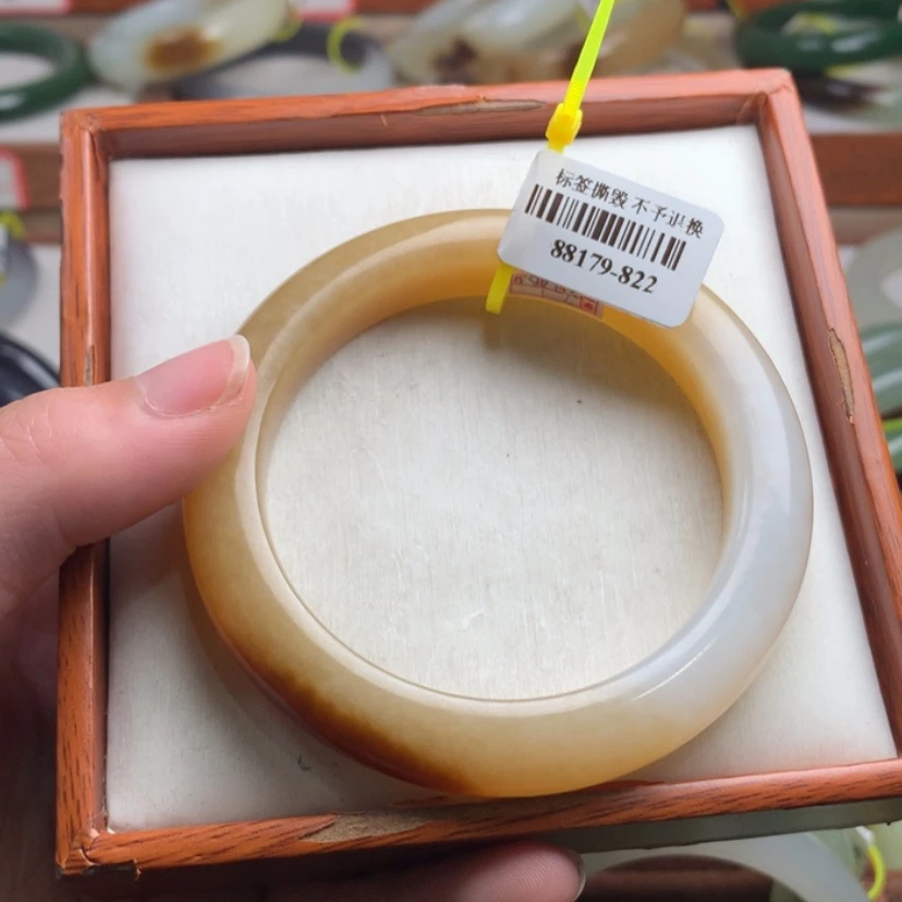 【闪购商品】和田玉手镯未镶嵌55.6