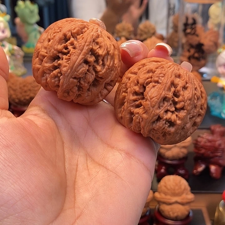 郭***爷吊坠文玩核桃核桃