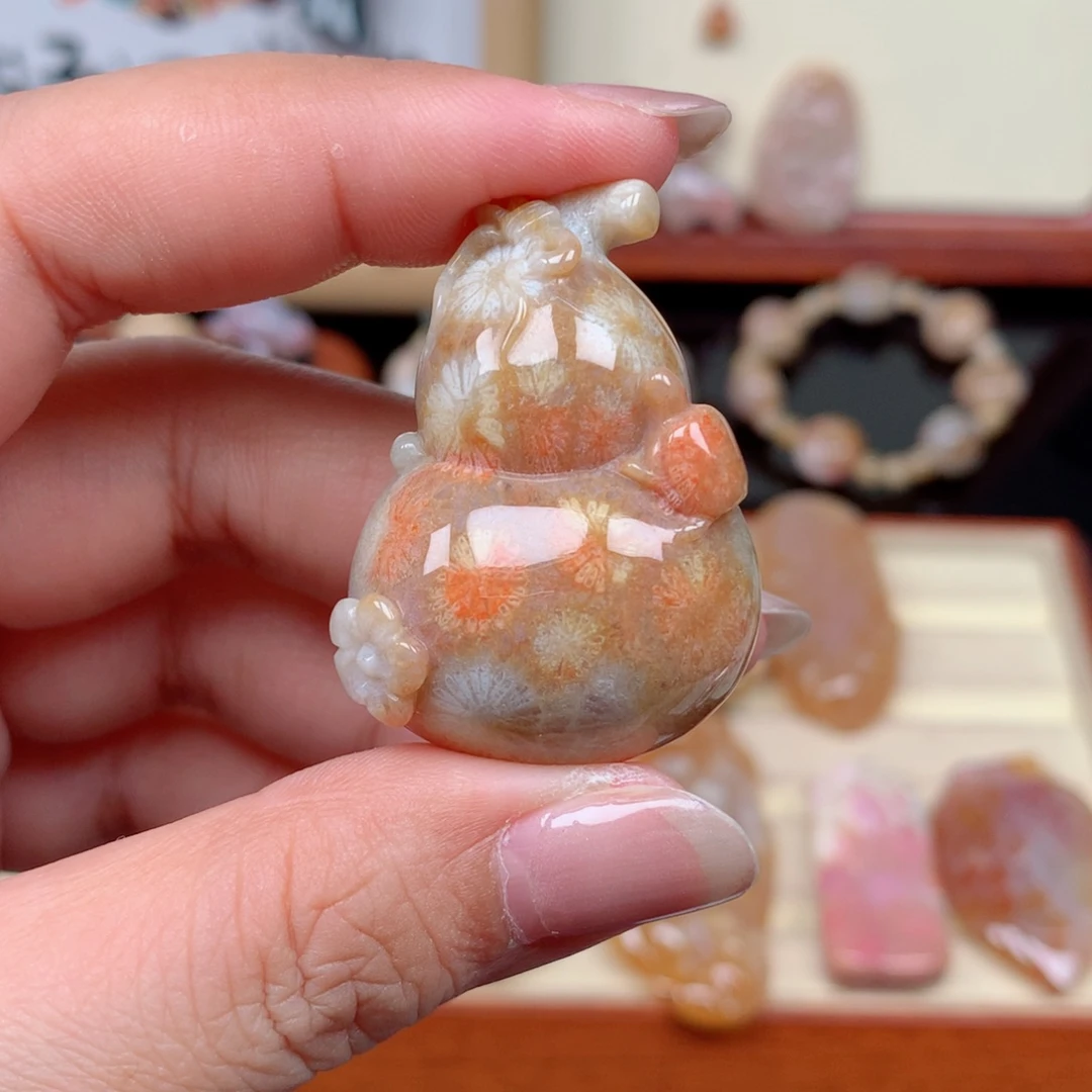 墨***香未镶嵌颈饰硅化玉