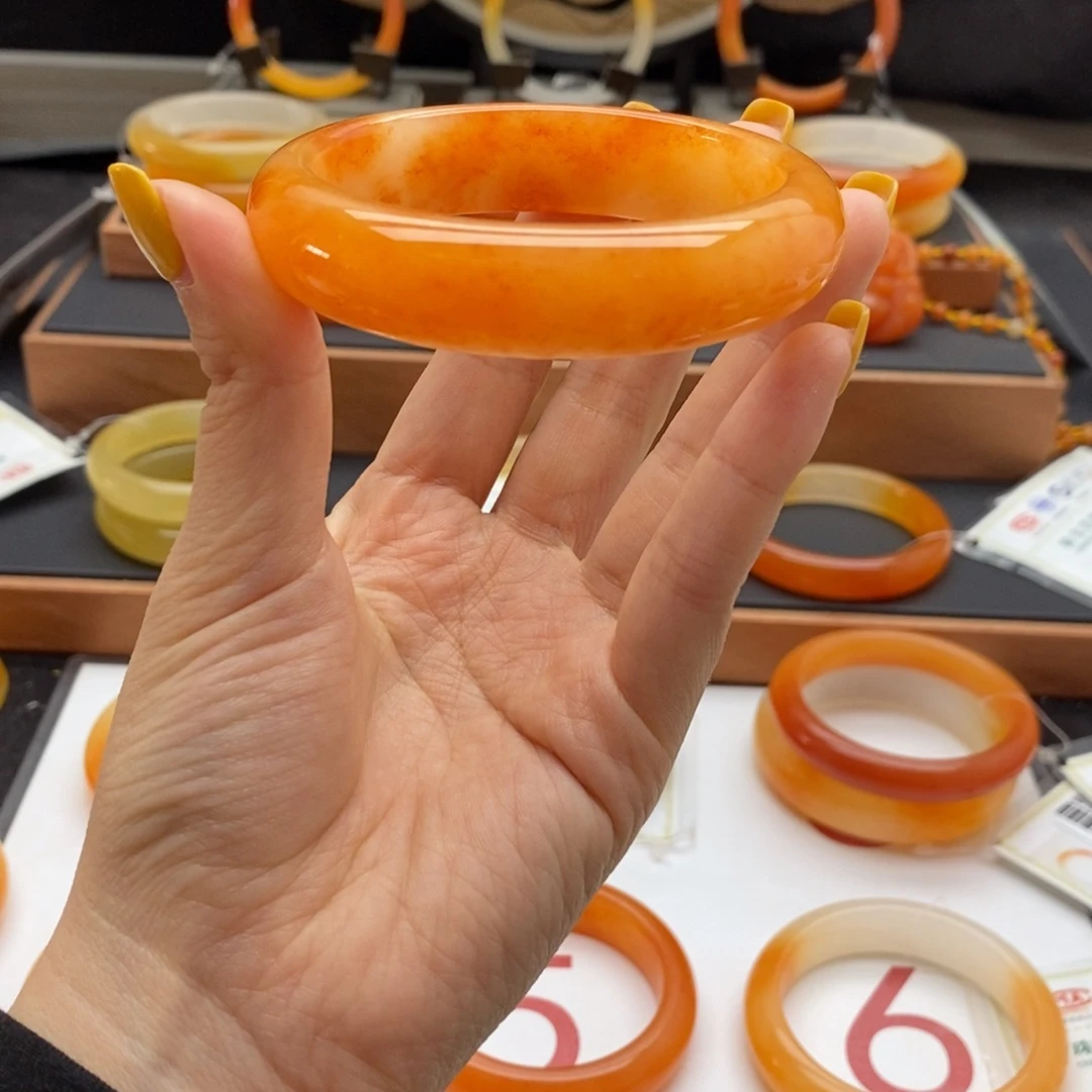 石英质玉（黄龙玉）未镶嵌手镯58