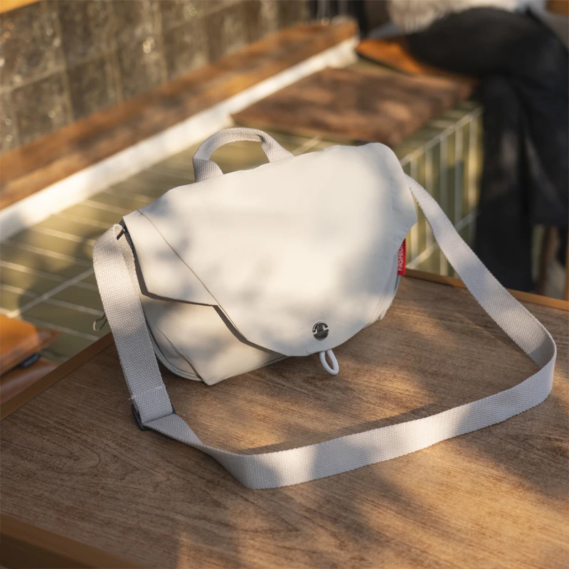 斜挎包男女同款潮流信封包小众通勤包大容量个性单肩包多功能包