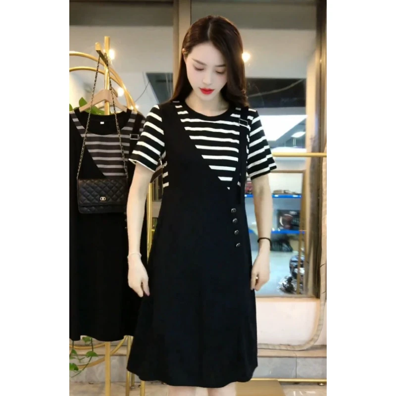 新款裙子女夏季显瘦减龄休闲拼接黑色条纹连衣裙小个子A字裙CSCY