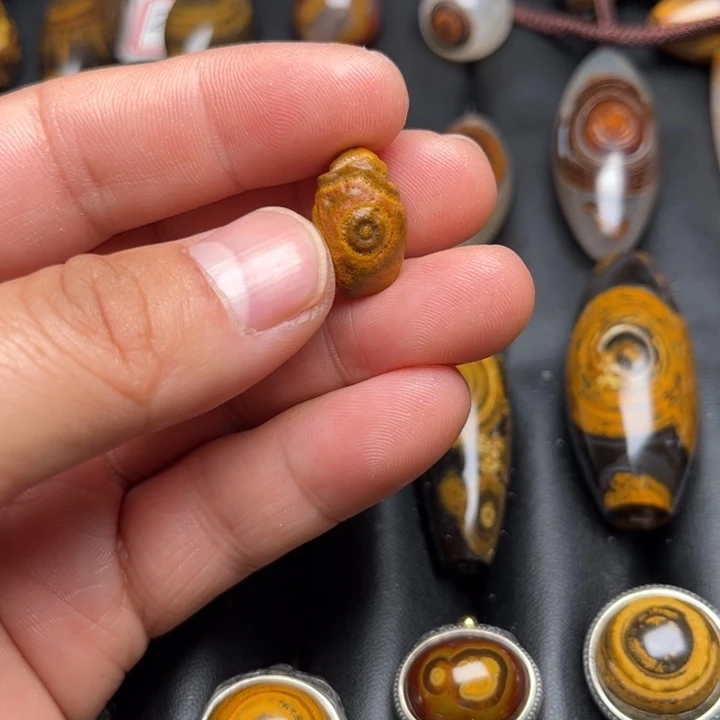 石英质玉珠宝半成品未镶嵌昭*王