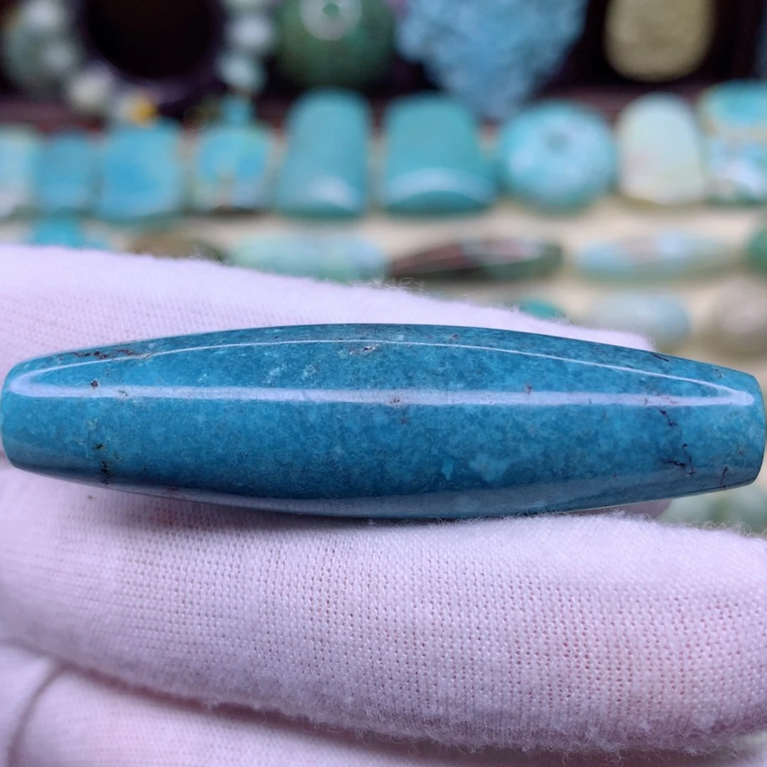 绿松石颈饰未镶嵌