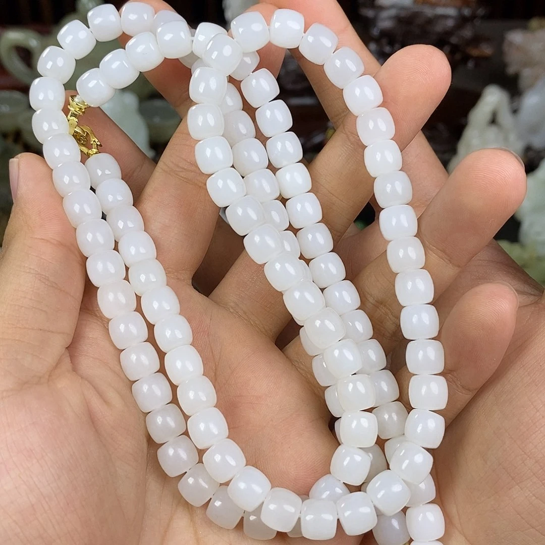 和田玉未镶嵌把件