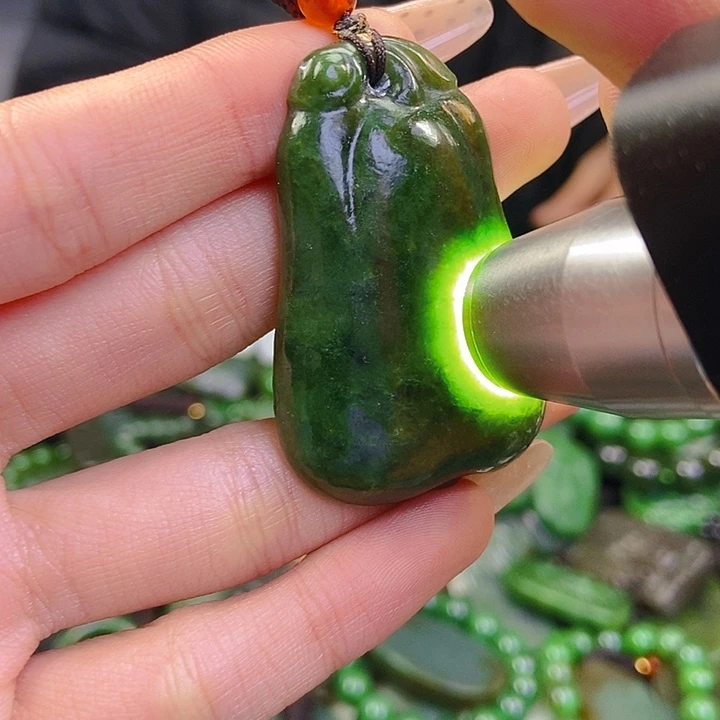 颈饰未镶嵌和田玉