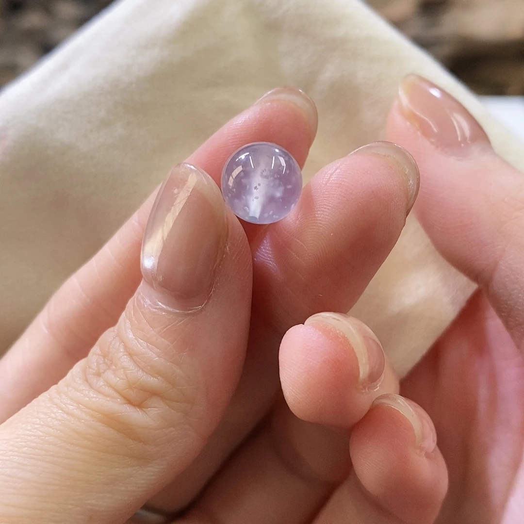 未镶嵌挂件翡翠?卡9.5