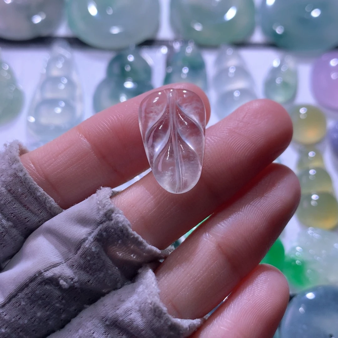 翡翠未镶嵌颈饰叶子