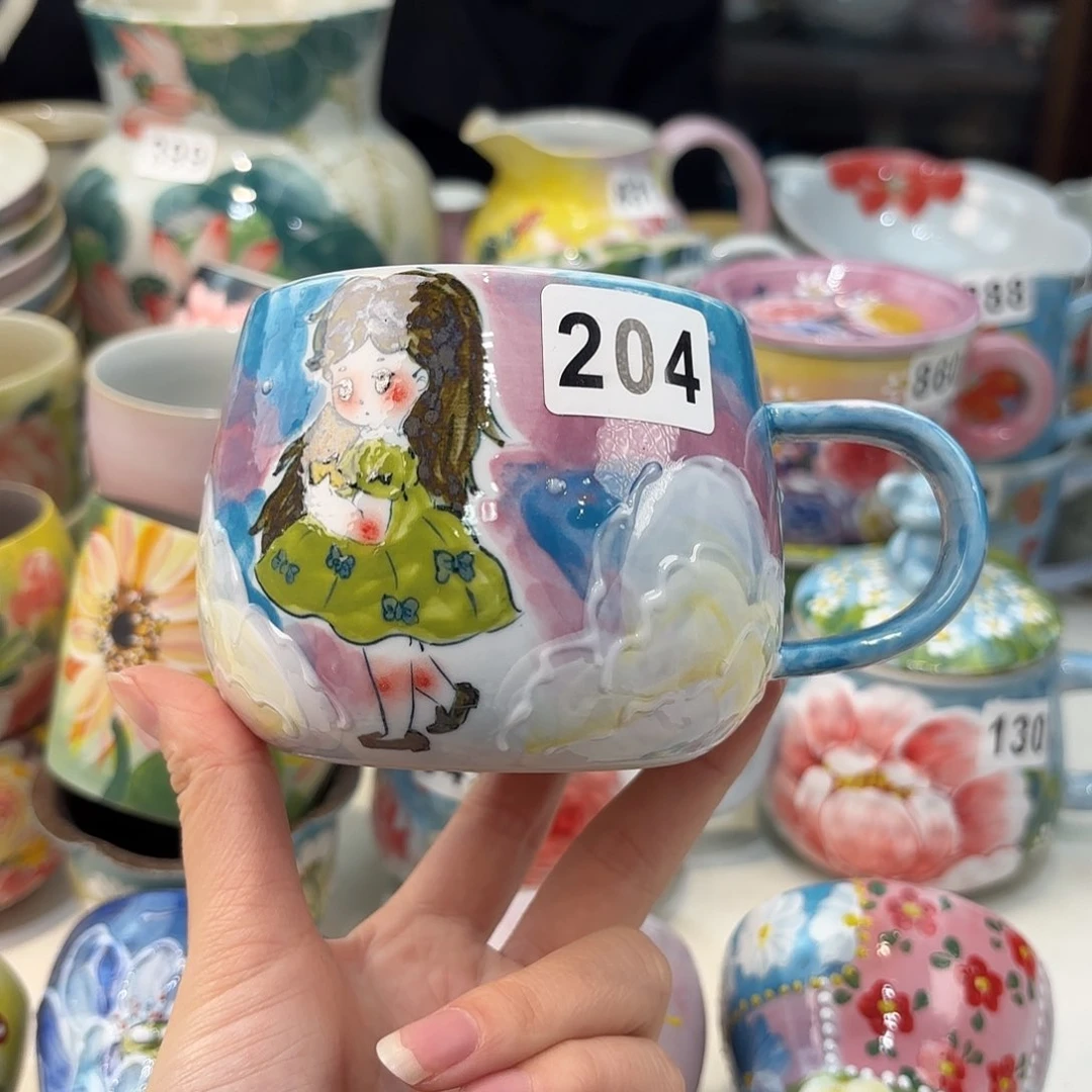 瓷片兔兔好可爱呀打个