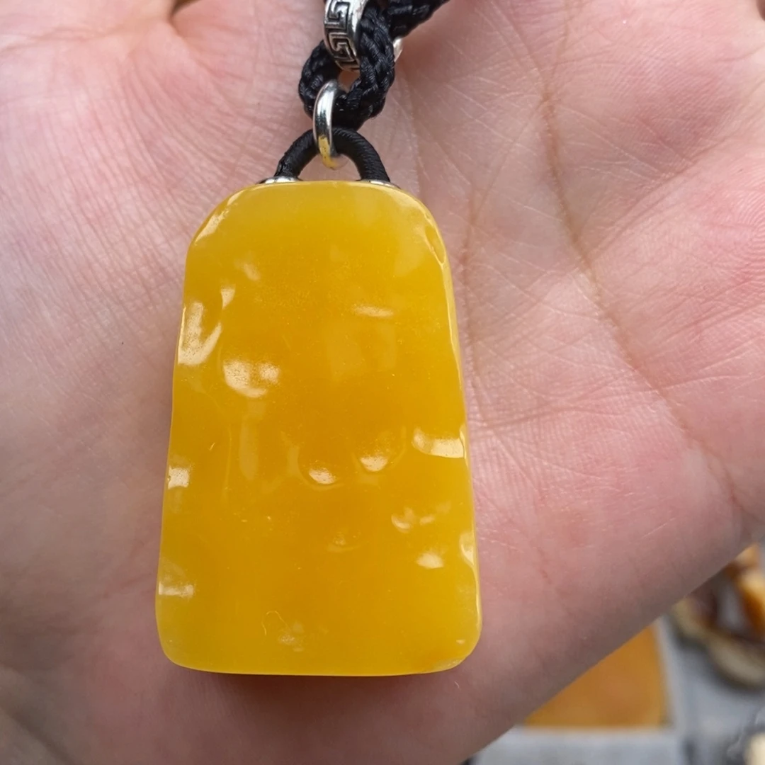 未镶嵌吊坠(赠链)琥珀