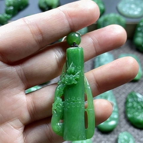 【闪购商品】颈饰未镶嵌和田玉