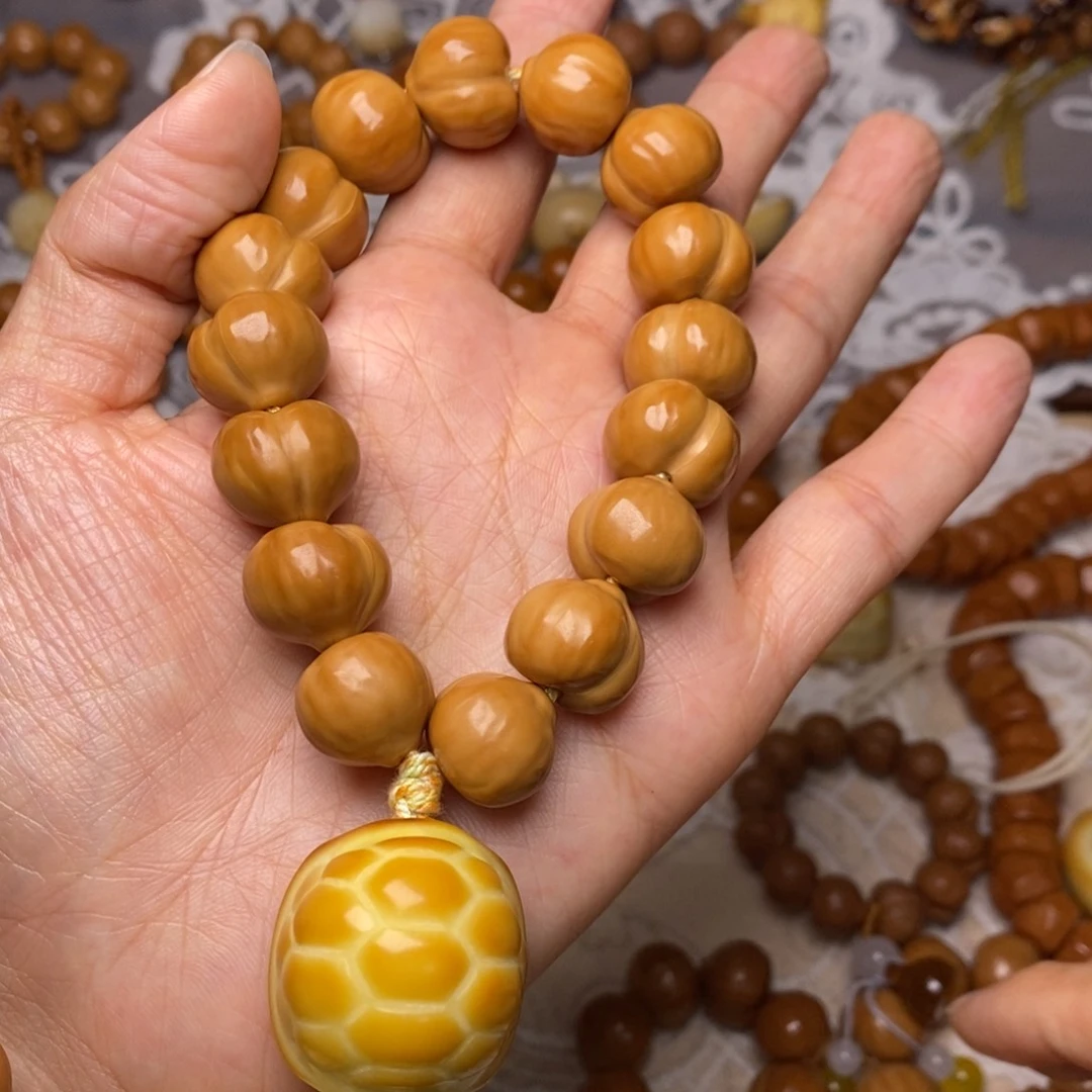 把件猴头核桃柯基屁桃龟甲