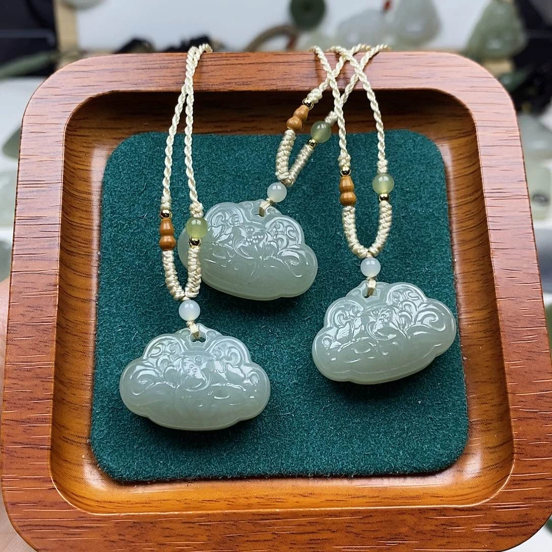 和田玉未镶嵌颈饰平安锁多样性发1件