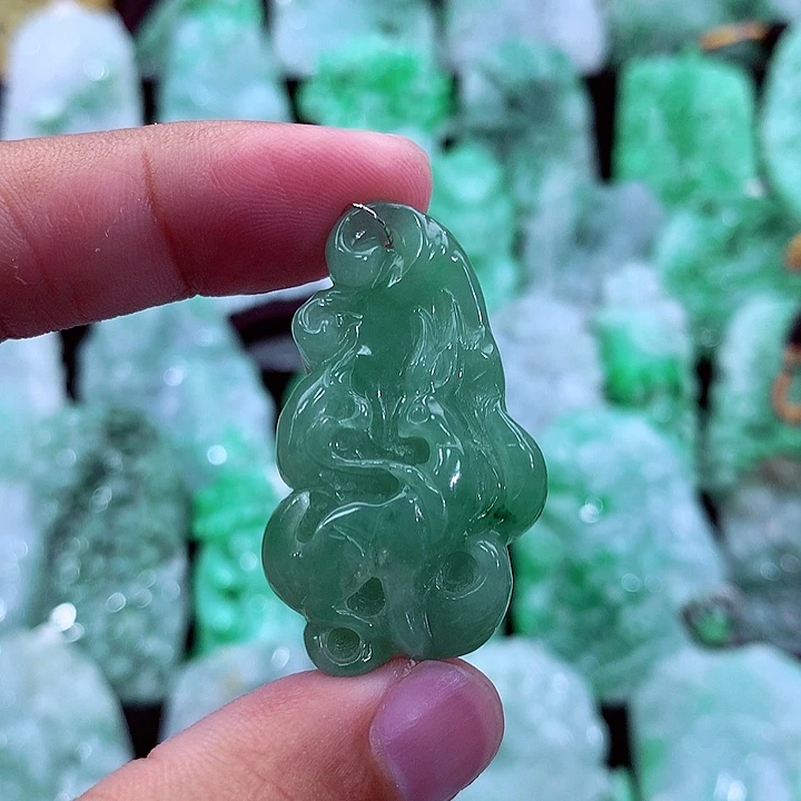 吊坠(不含链)未镶嵌翡翠